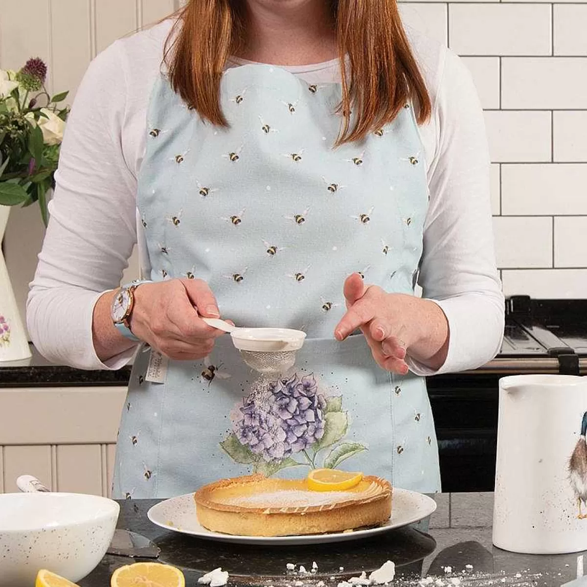 Kitchen Textiles>Wrendale Designs Busy Bee' Bee Apron