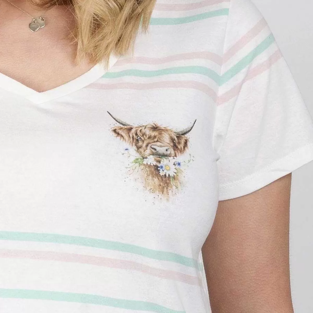 T-Shirts>Wrendale Designs Daisy Coo' Highland Cow T-Shirt